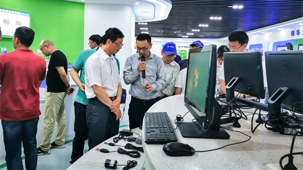 谢主任一行参观好色APP在线观看展厅 谢主任一行参观好色APP在线观看展厅
