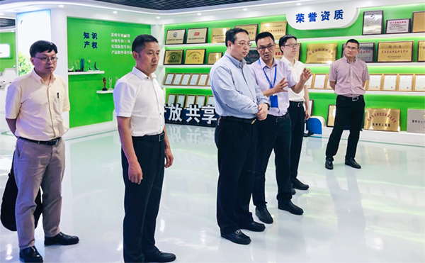 杭州市副市长王宏一行莅临好色APP在线观看调研 杭州市副市长王宏一行莅临好色APP在线观看调研