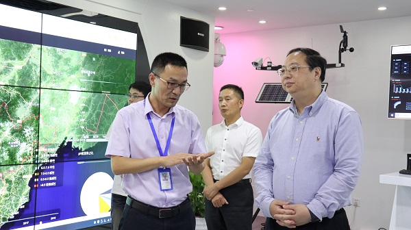 杭州市副市长王宏一行在好色APP在线观看展厅参观 杭州市副市长王宏一行在好色APP在线观看展厅参观