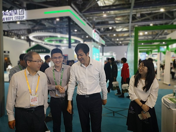 蔡元杰总农艺师对好色APP在线观看寄予厚望 蔡元杰总农艺师对好色APP在线观看寄予厚望
